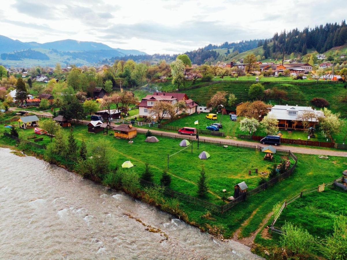 Котедж Шум Черемоша На Березі Річки Verkhovyna Exterior foto